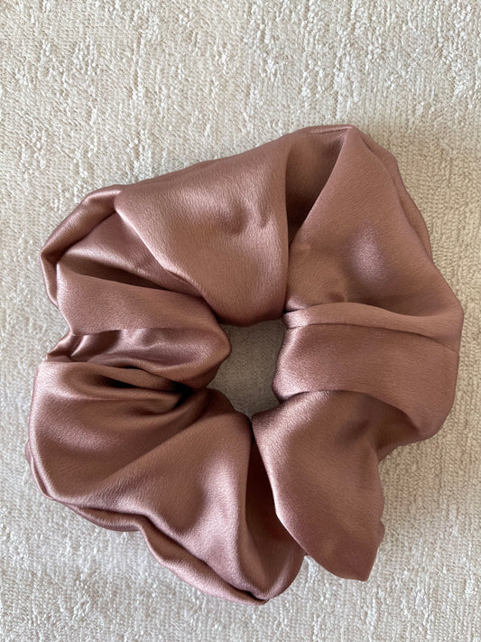 Protective Silk Scrunchie - Deep Mauve | Medium | 22 Momme Mulberry Silk | OEKO-TEX UK