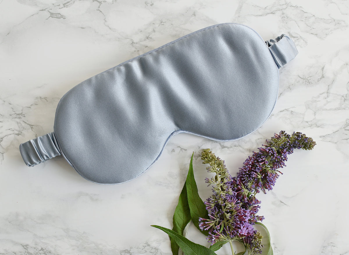 The Rest & Restore Gift Set – Silk Eye Mask & Pillowcase